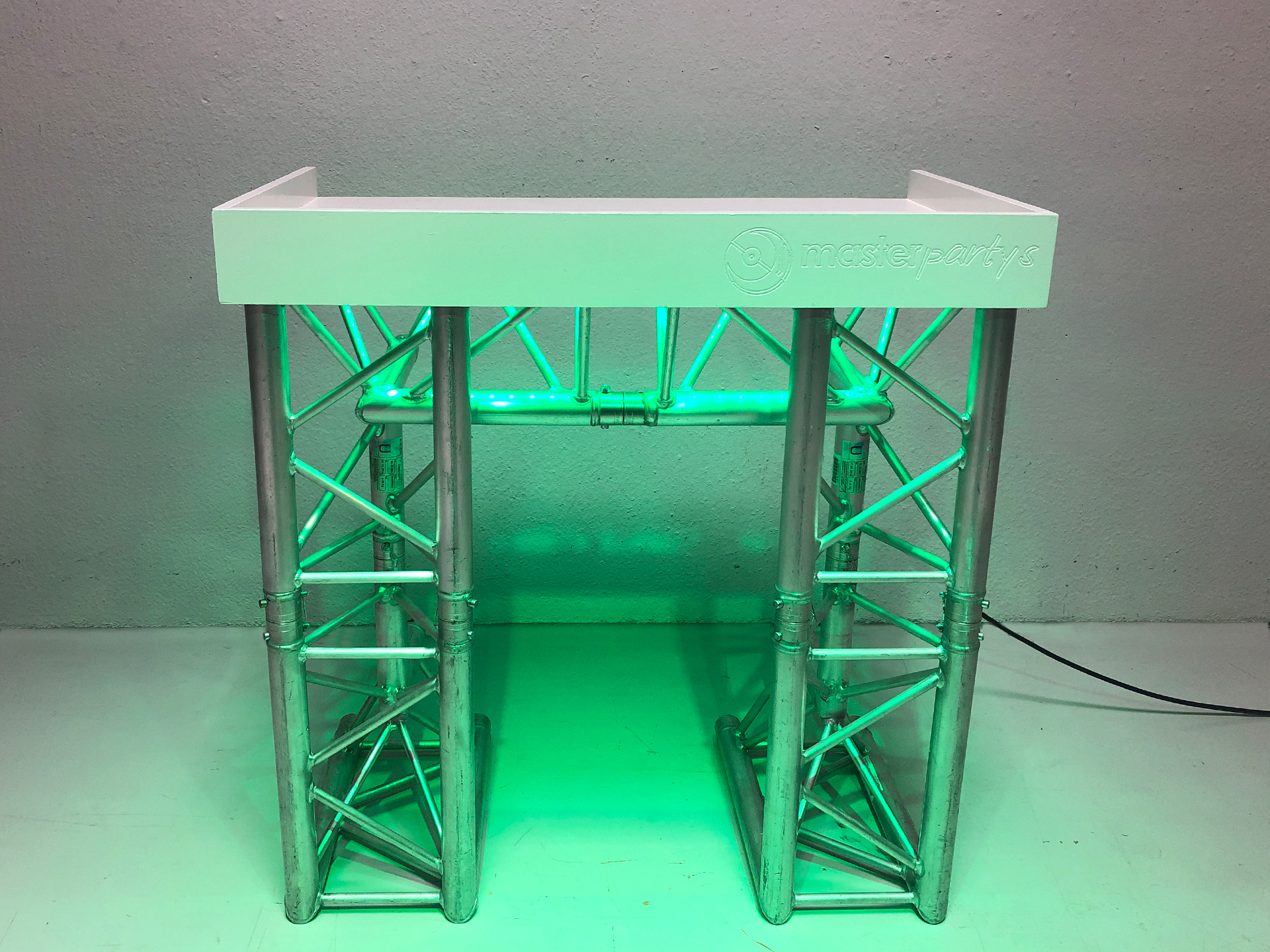 Master Partys truss DJ booth 1m huren