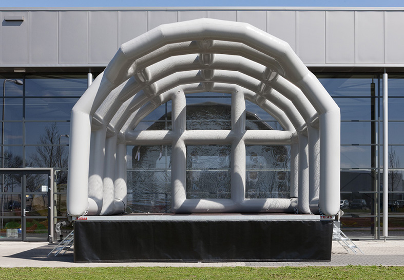 Master Partys overdekt podium 6x5m huren